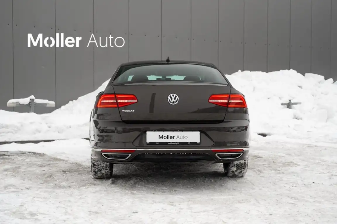 VOLKSWAGEN PASSAT
