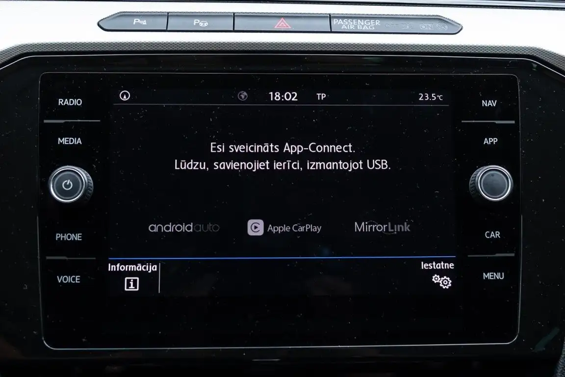 VOLKSWAGEN PASSAT