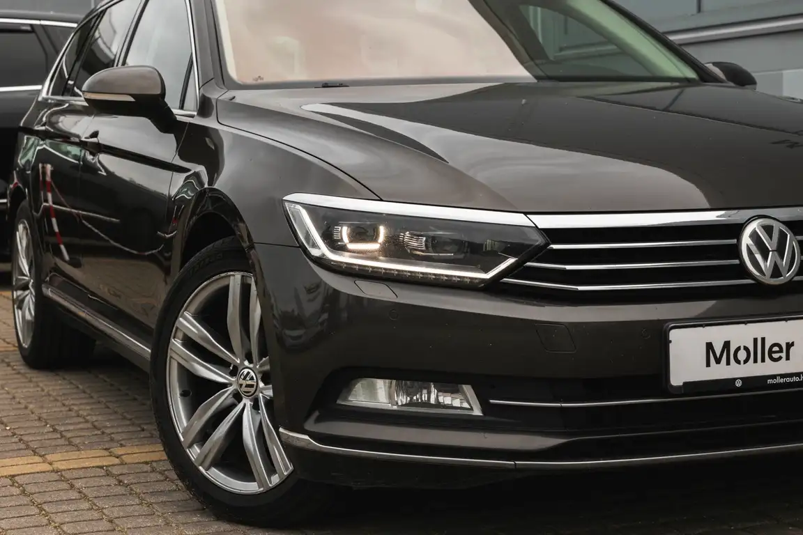 VOLKSWAGEN PASSAT