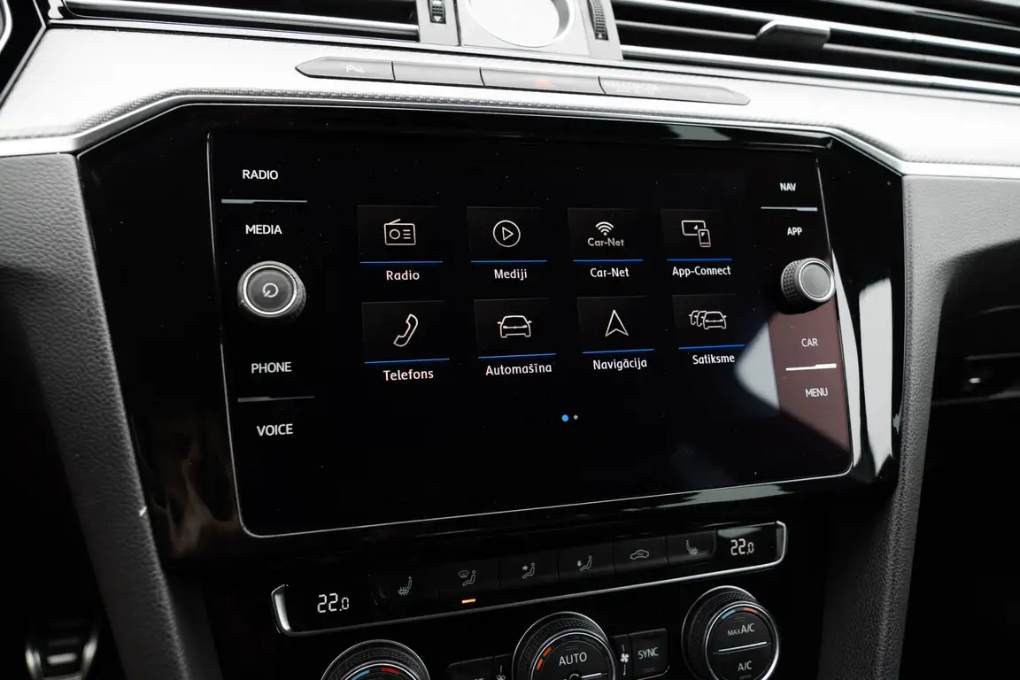 VOLKSWAGEN PASSAT
