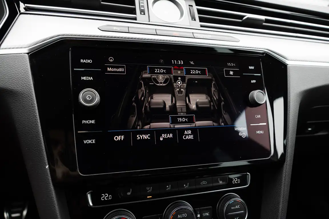 VOLKSWAGEN PASSAT