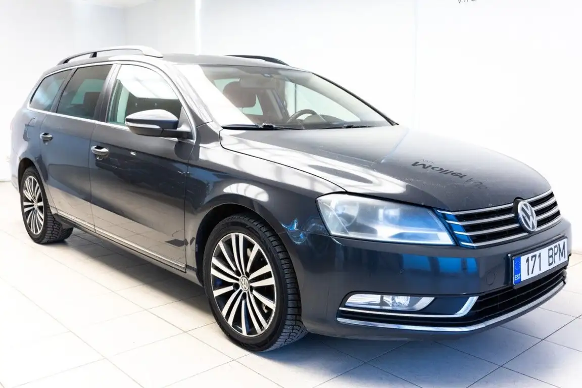 VOLKSWAGEN PASSAT