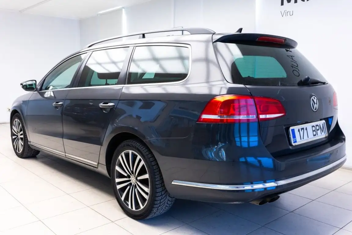 VOLKSWAGEN PASSAT