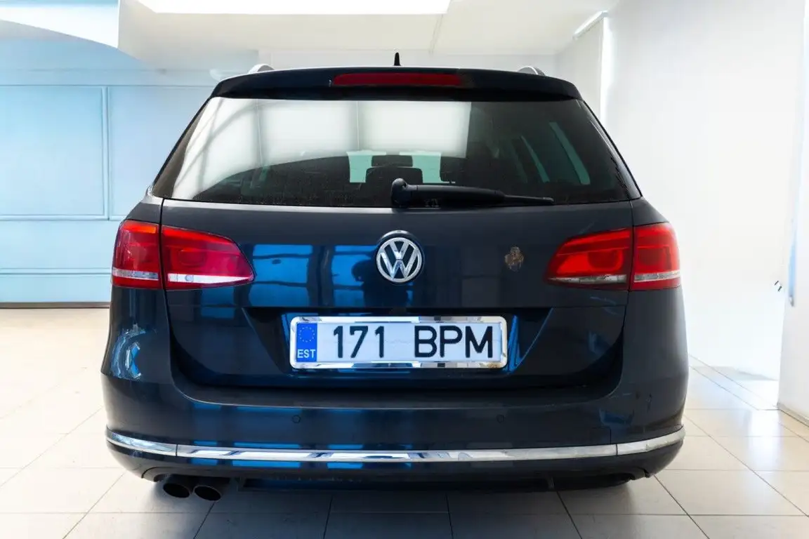 VOLKSWAGEN PASSAT