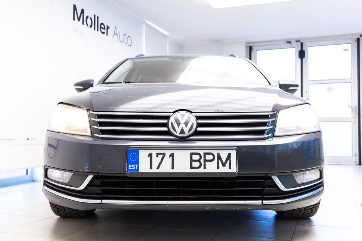 VOLKSWAGEN PASSAT
