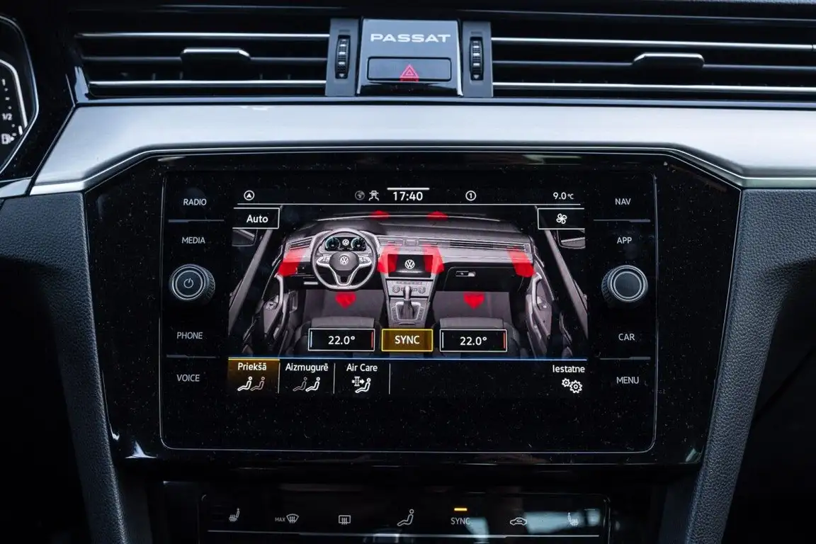 VOLKSWAGEN PASSAT