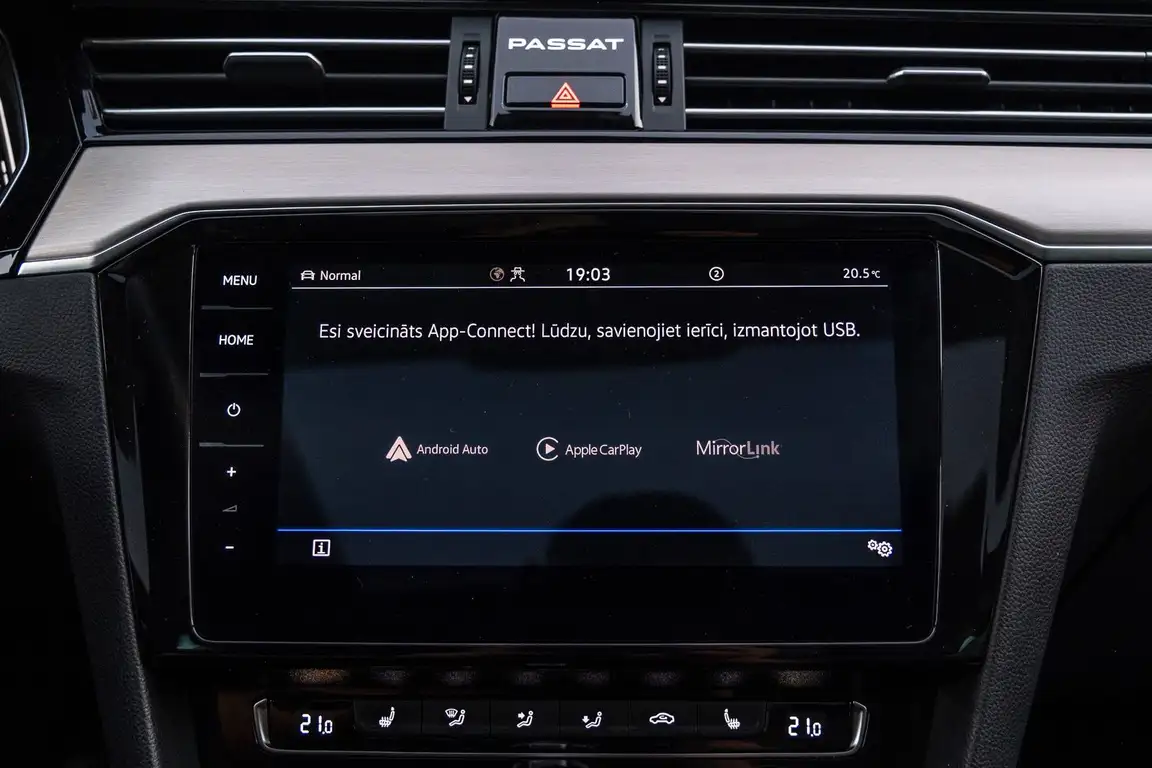 VOLKSWAGEN PASSAT