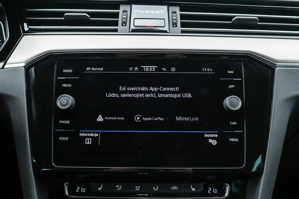 VOLKSWAGEN PASSAT