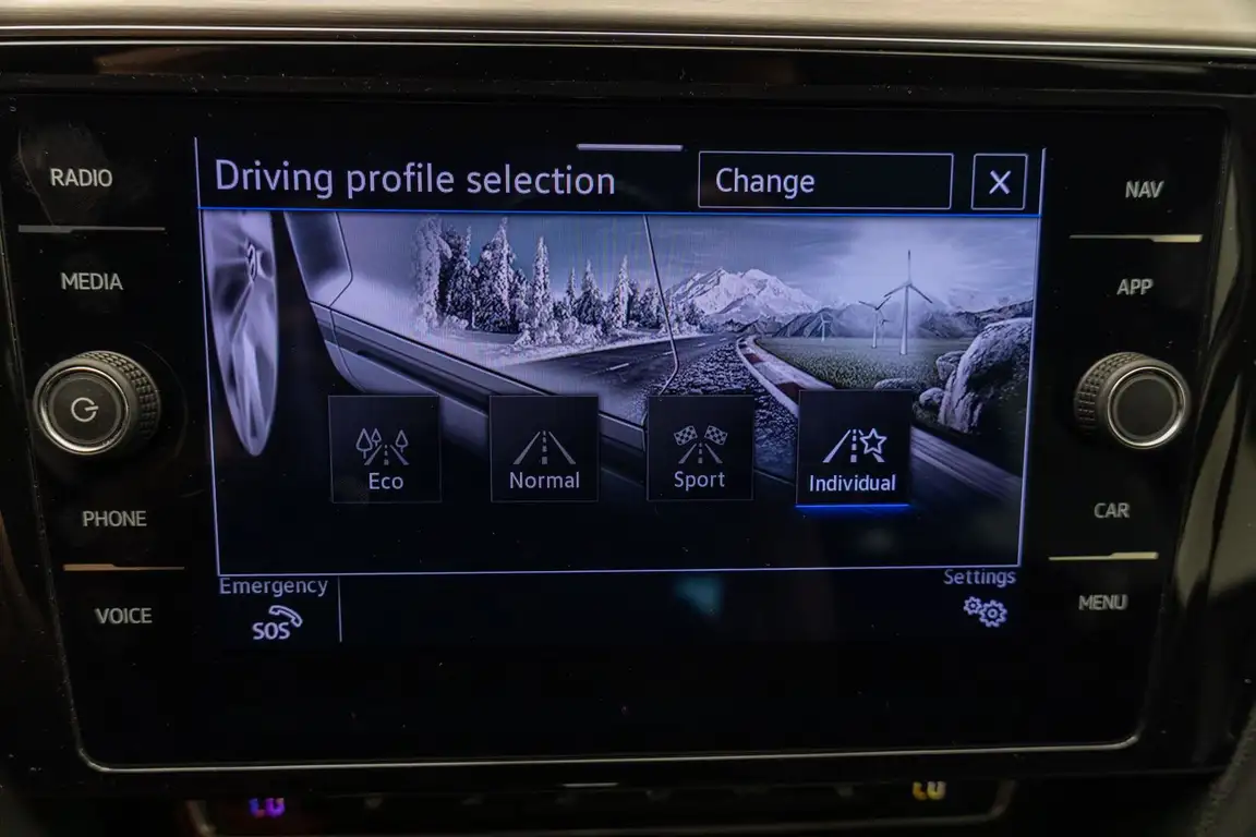 VOLKSWAGEN PASSAT