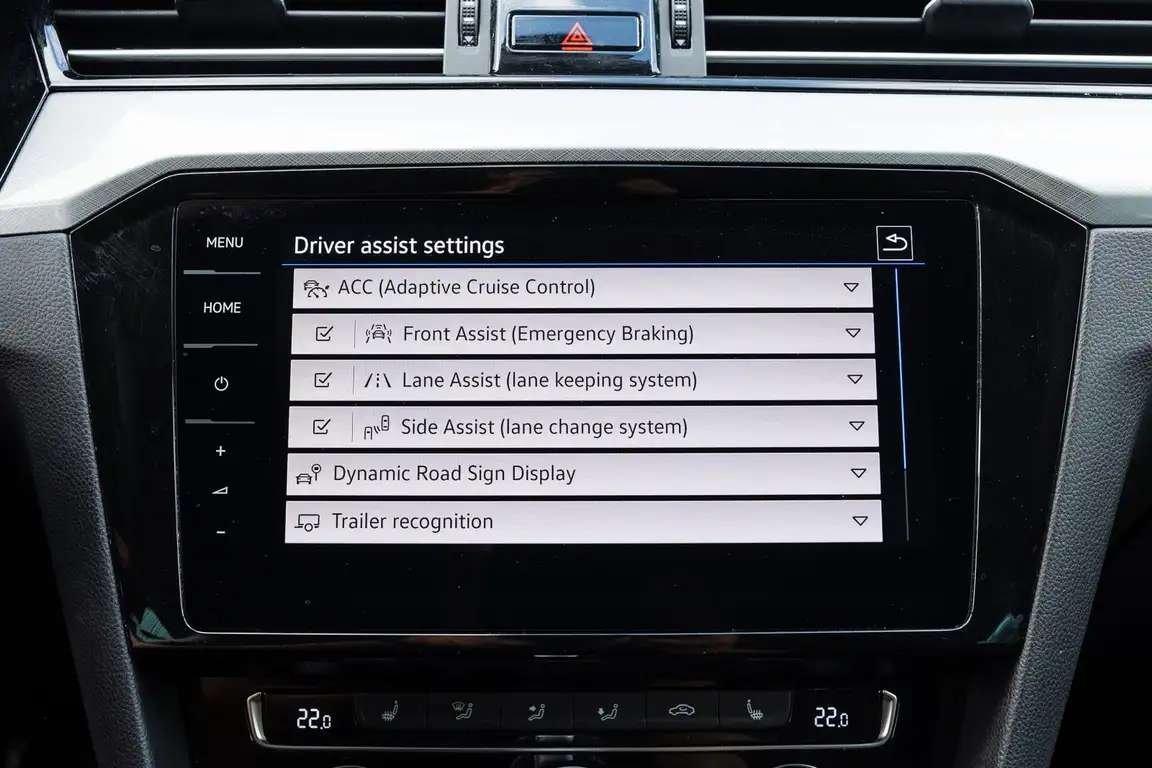 VOLKSWAGEN PASSAT