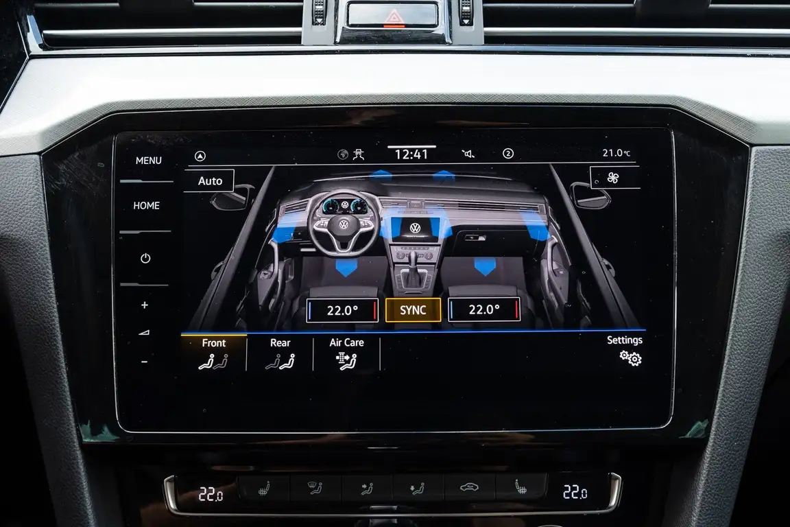 VOLKSWAGEN PASSAT