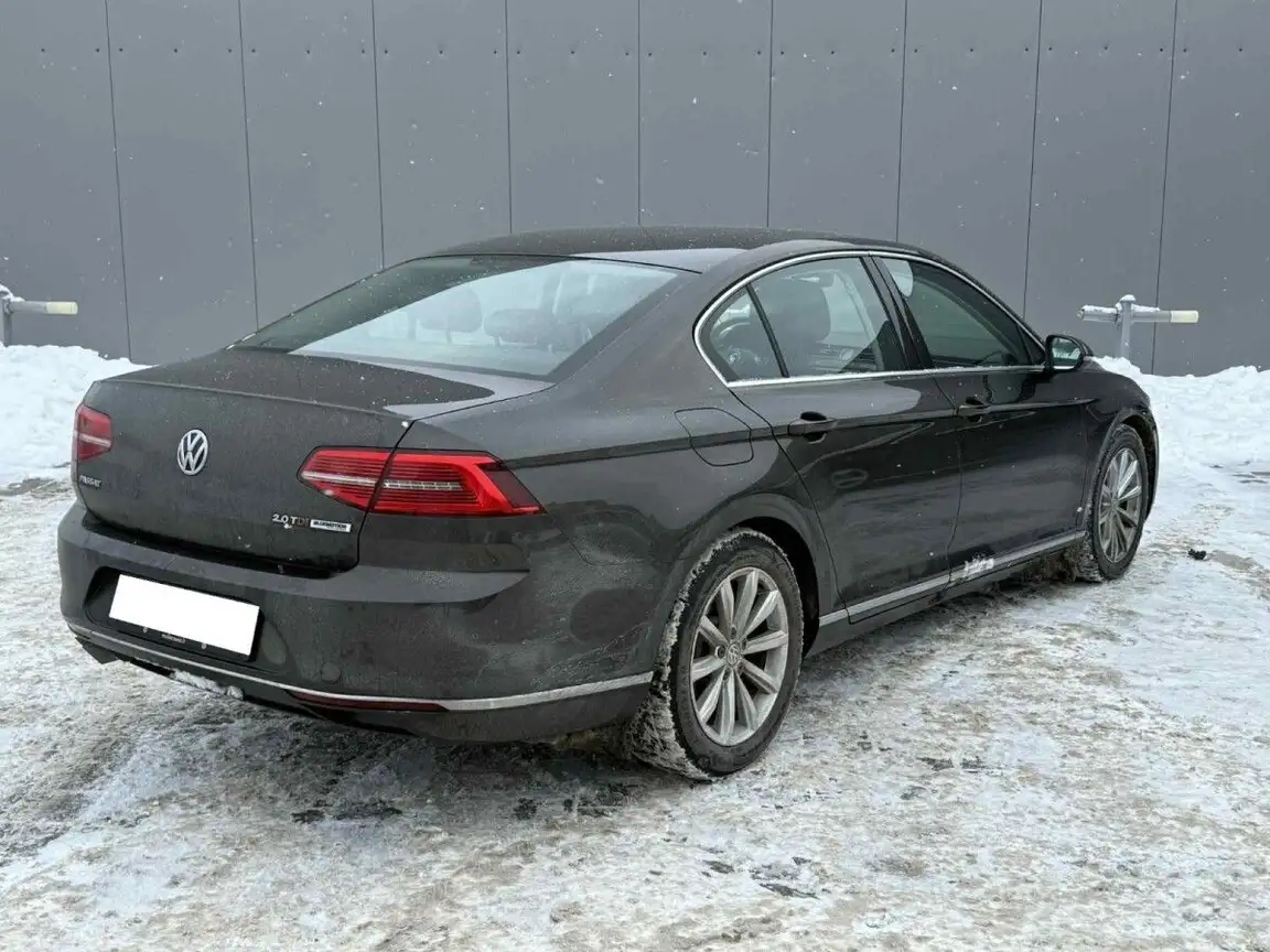 VOLKSWAGEN PASSAT