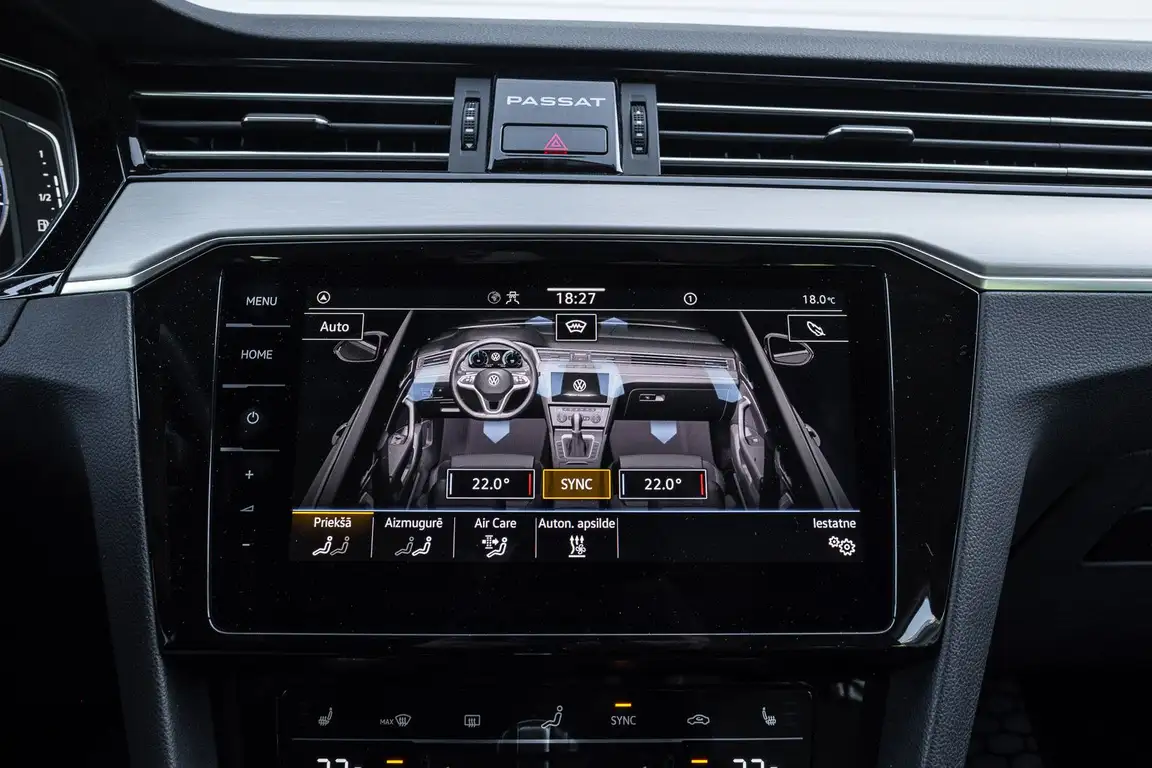 VOLKSWAGEN PASSAT