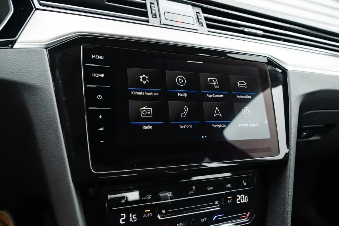 VOLKSWAGEN PASSAT