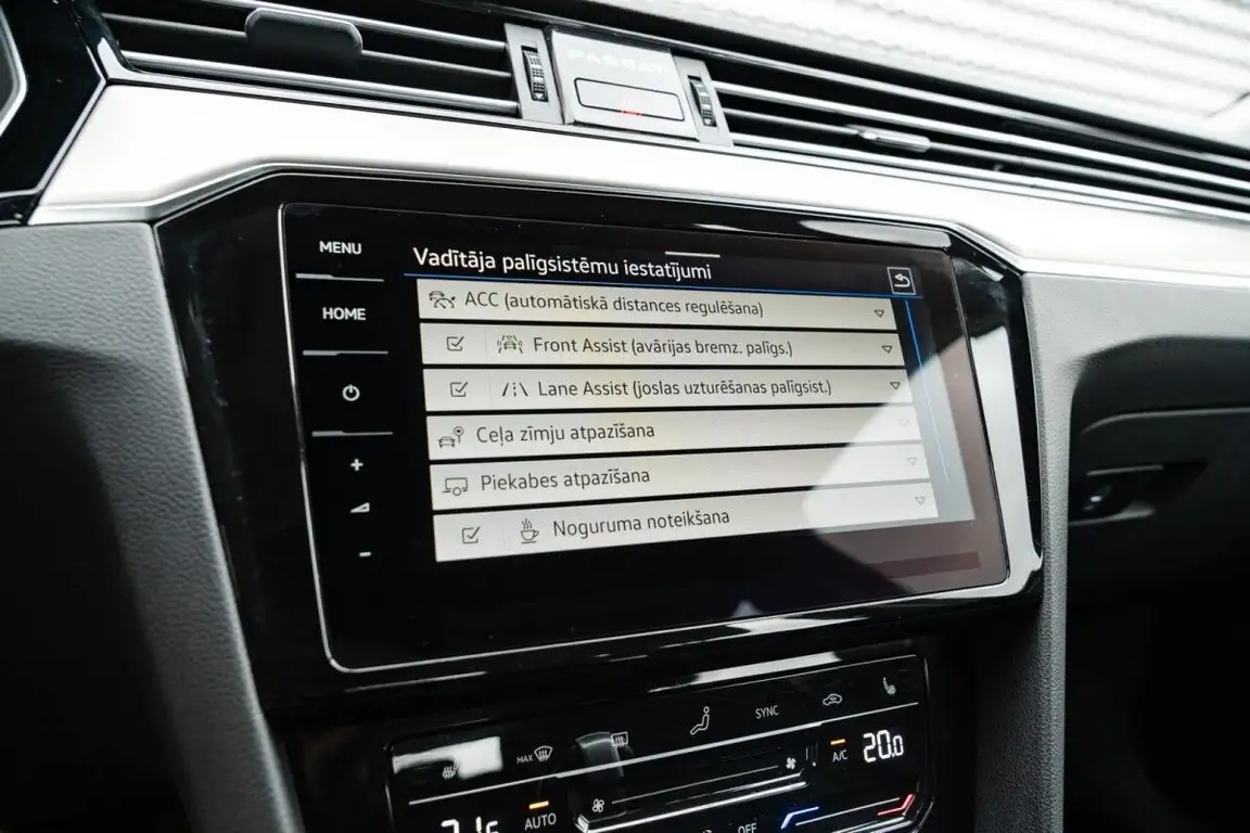 VOLKSWAGEN PASSAT