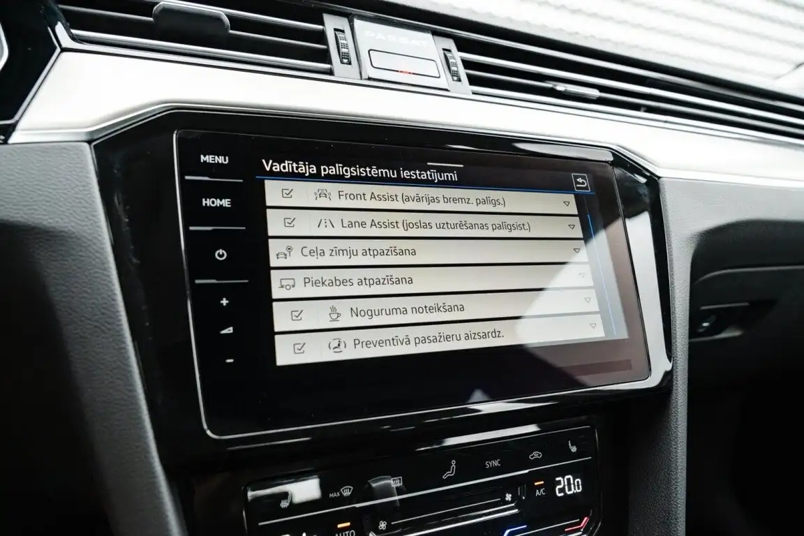 VOLKSWAGEN PASSAT