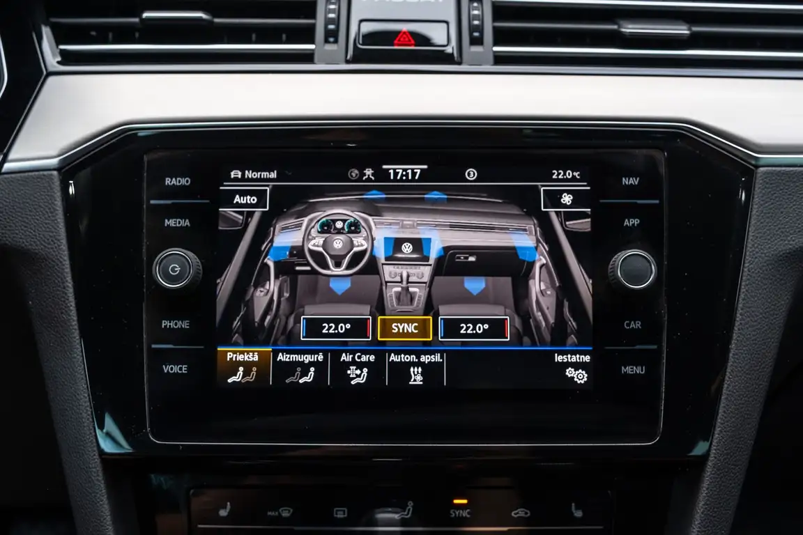 VOLKSWAGEN PASSAT
