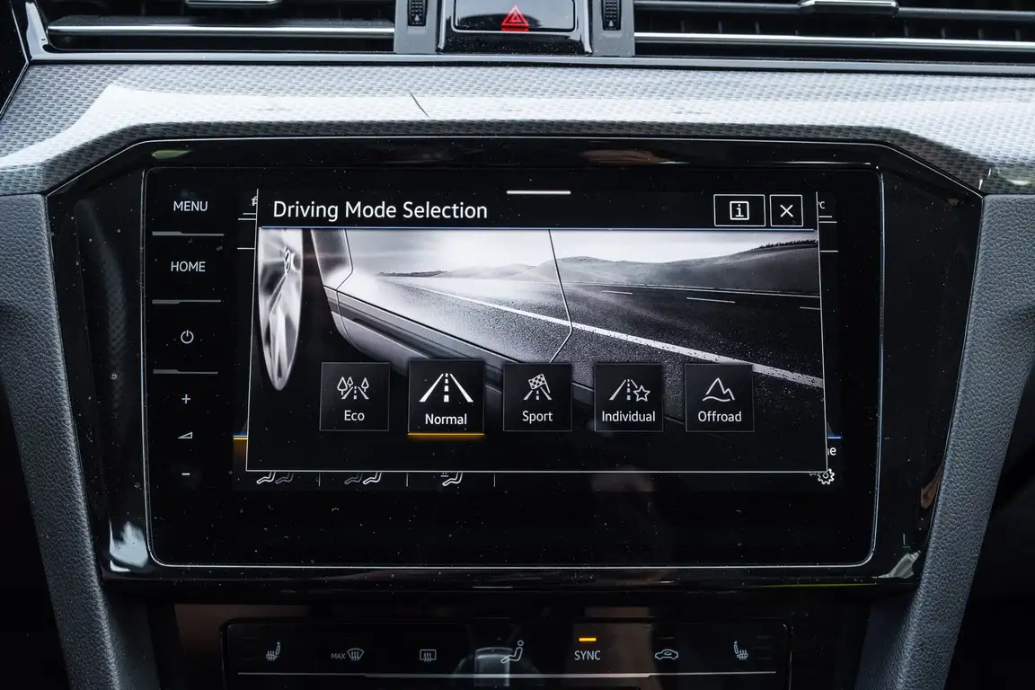 VOLKSWAGEN PASSAT