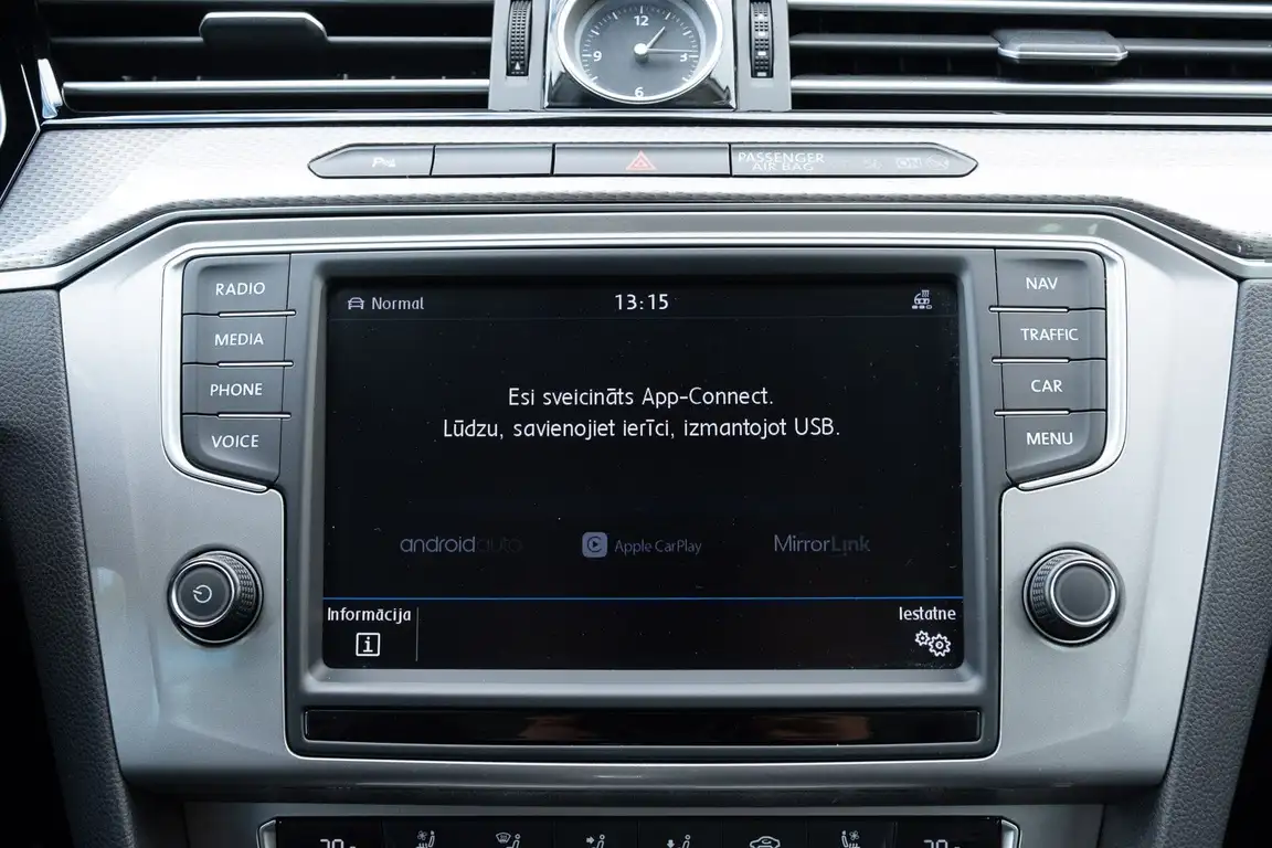VOLKSWAGEN PASSAT