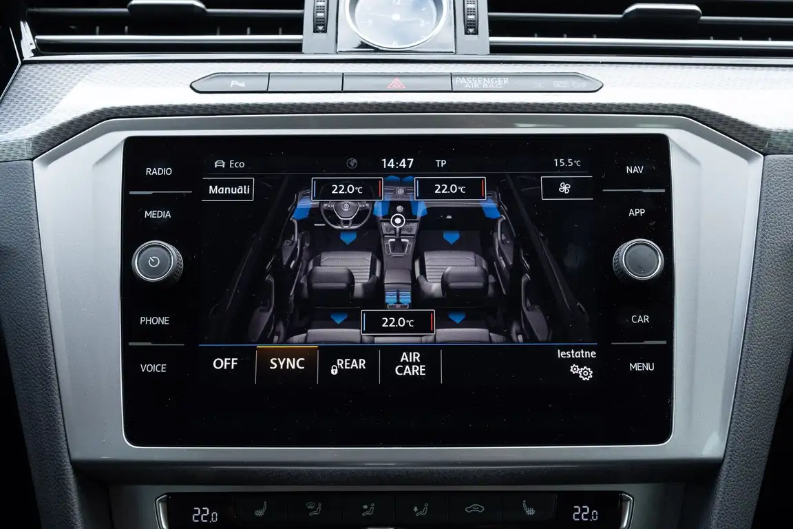 VOLKSWAGEN PASSAT