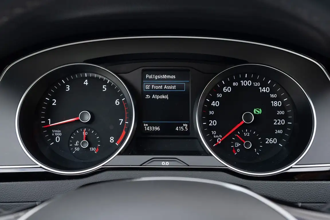 VOLKSWAGEN PASSAT