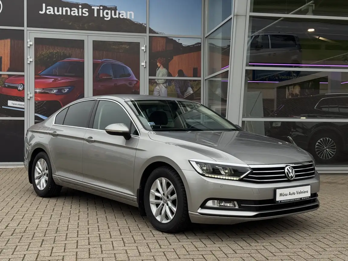 VOLKSWAGEN PASSAT