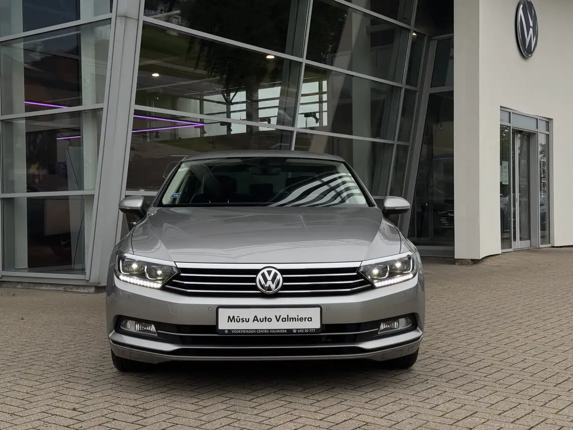 VOLKSWAGEN PASSAT