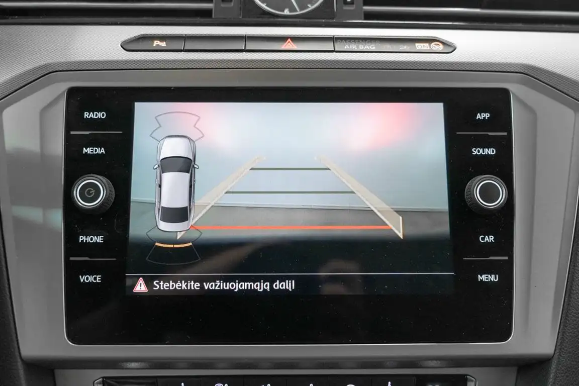 VOLKSWAGEN PASSAT
