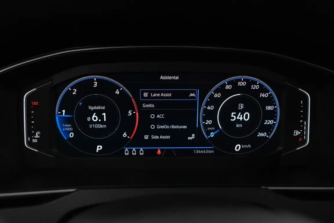 VOLKSWAGEN PASSAT