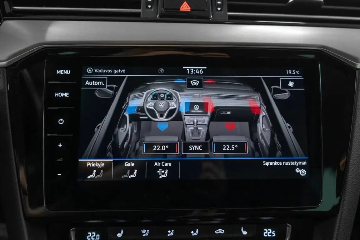 VOLKSWAGEN PASSAT