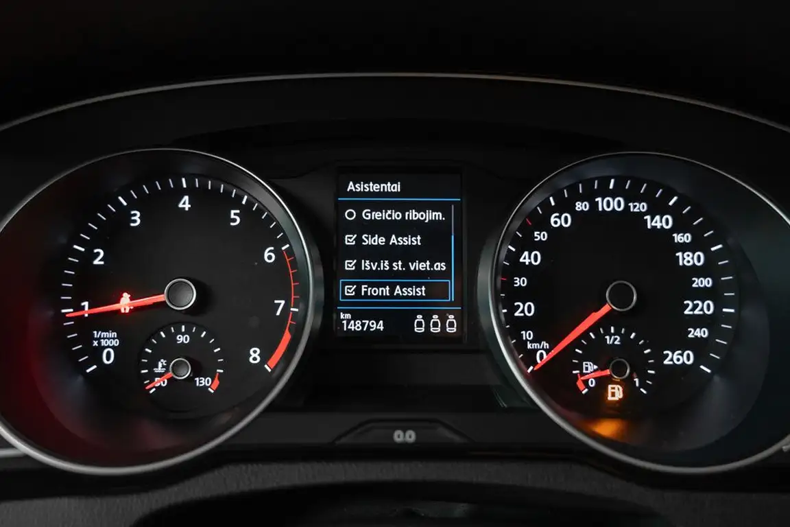 VOLKSWAGEN PASSAT