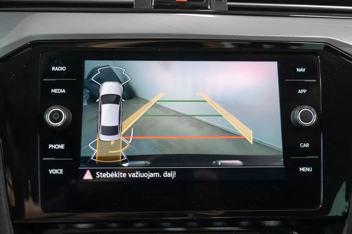 VOLKSWAGEN PASSAT