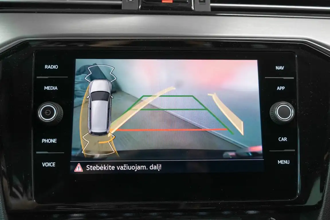 VOLKSWAGEN PASSAT