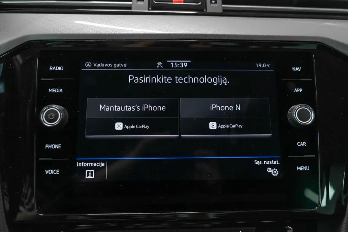 VOLKSWAGEN PASSAT