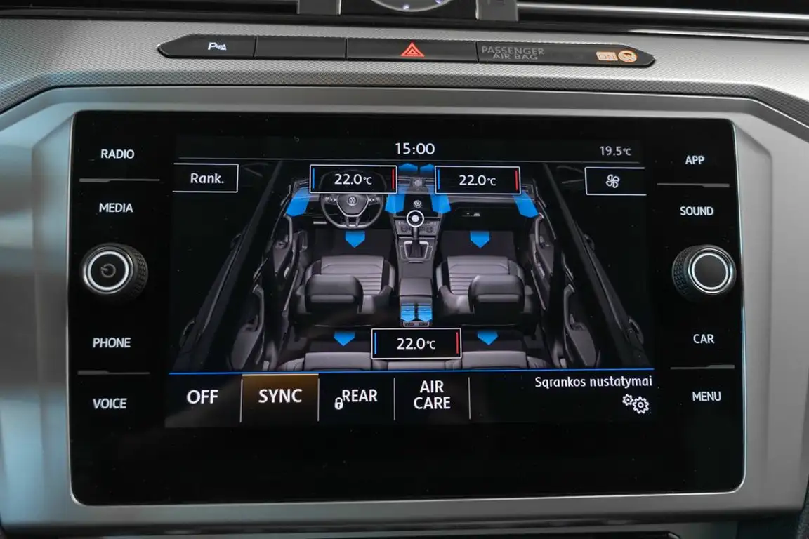 VOLKSWAGEN PASSAT
