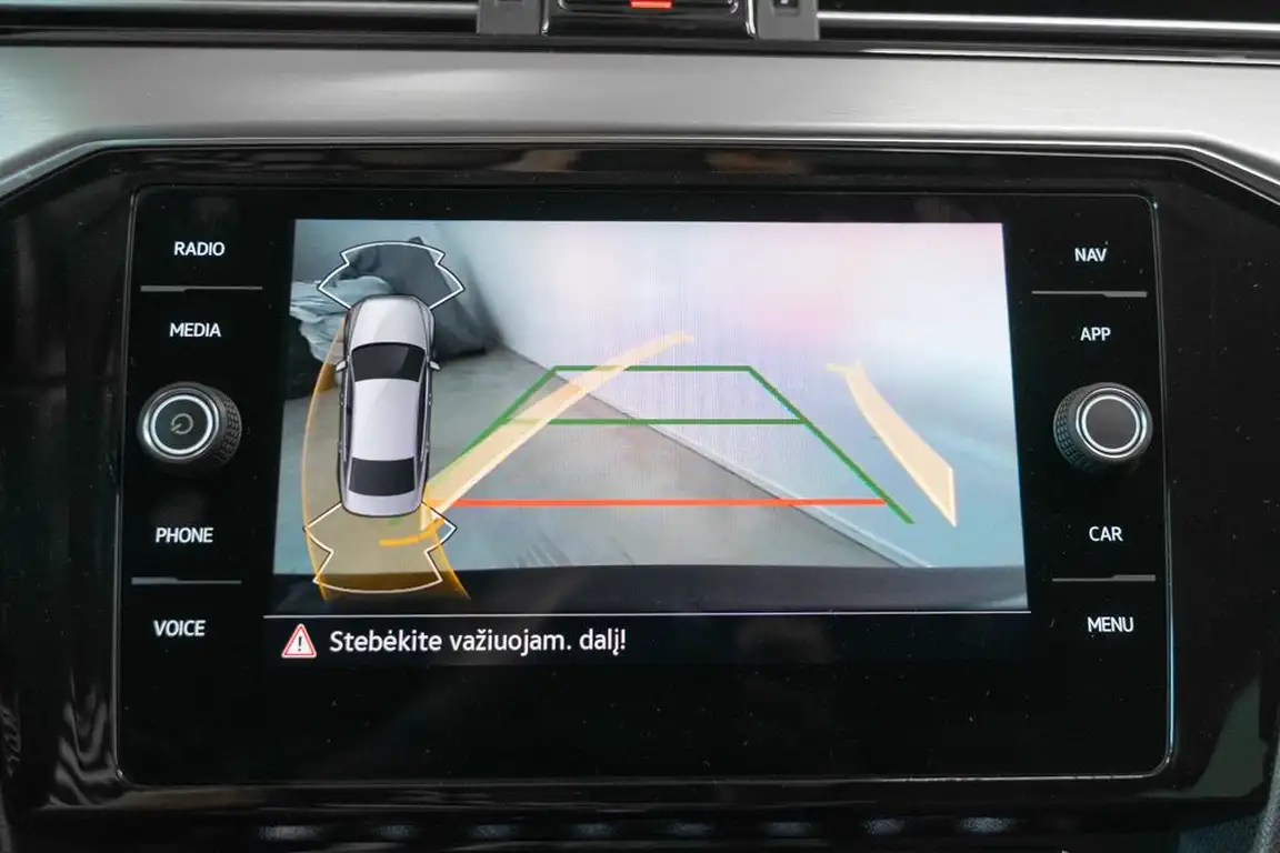 VOLKSWAGEN PASSAT