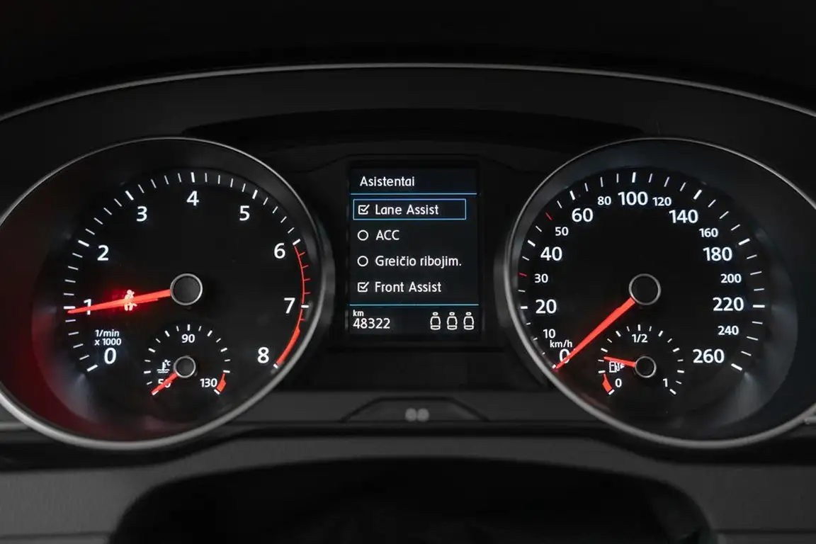 VOLKSWAGEN PASSAT
