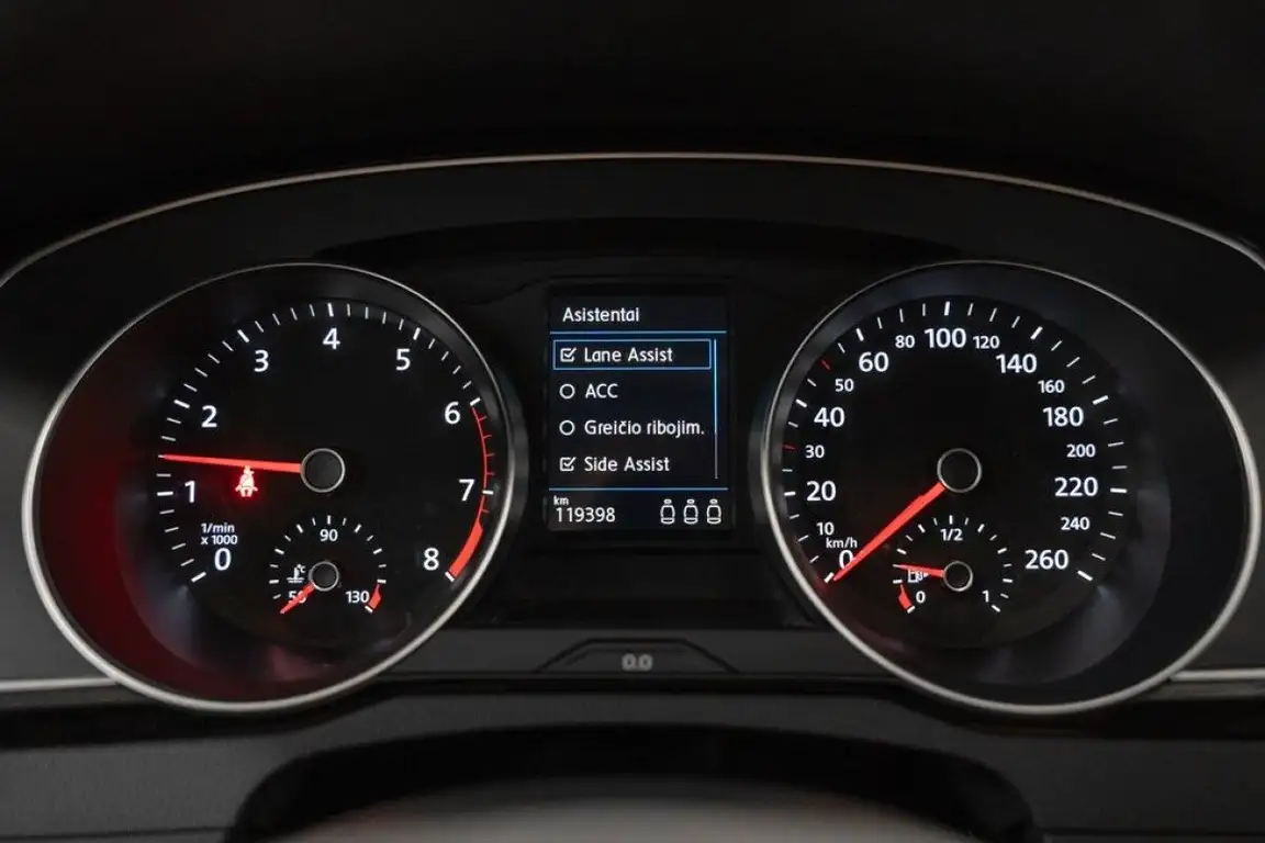 VOLKSWAGEN PASSAT