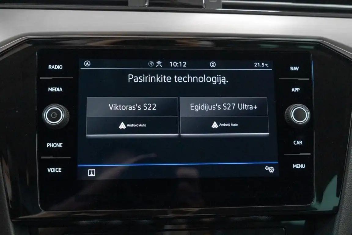 VOLKSWAGEN PASSAT