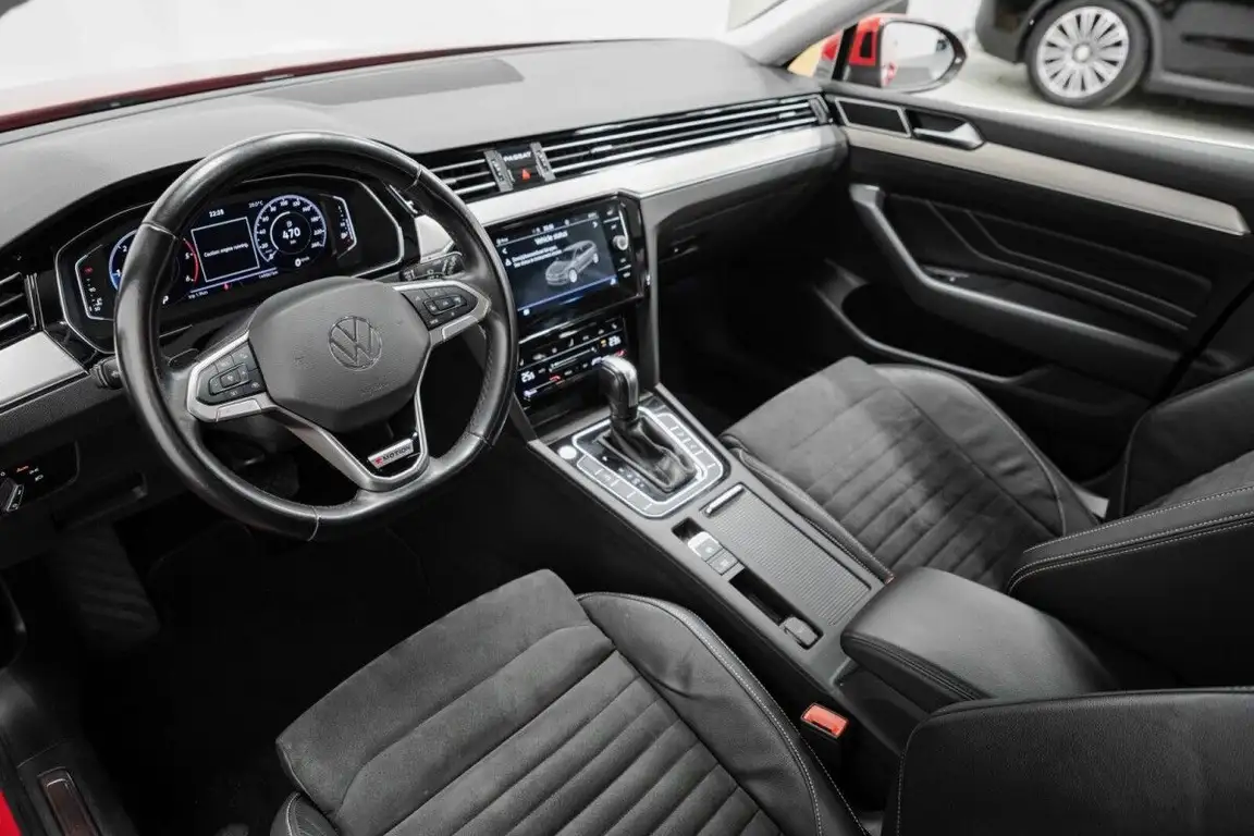 VOLKSWAGEN PASSAT