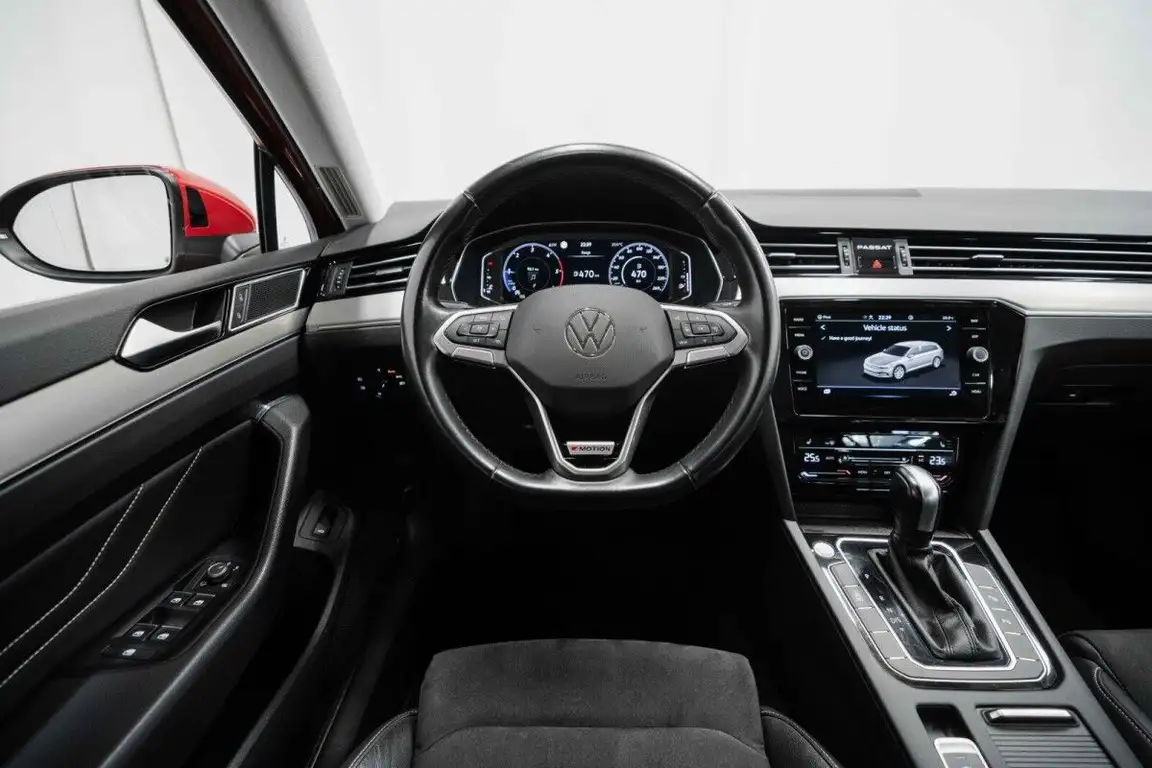 VOLKSWAGEN PASSAT