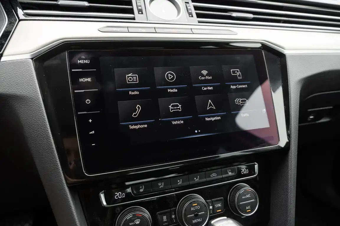 VOLKSWAGEN PASSAT