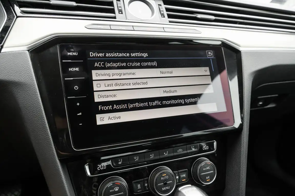 VOLKSWAGEN PASSAT
