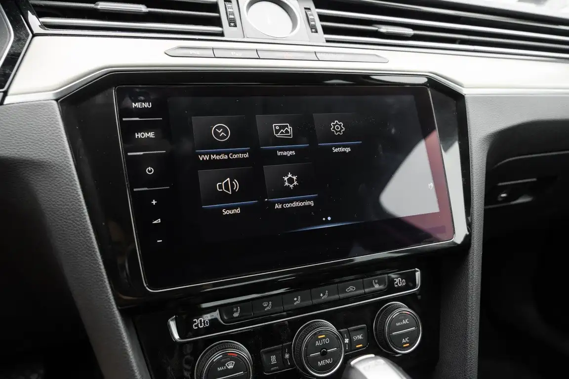 VOLKSWAGEN PASSAT