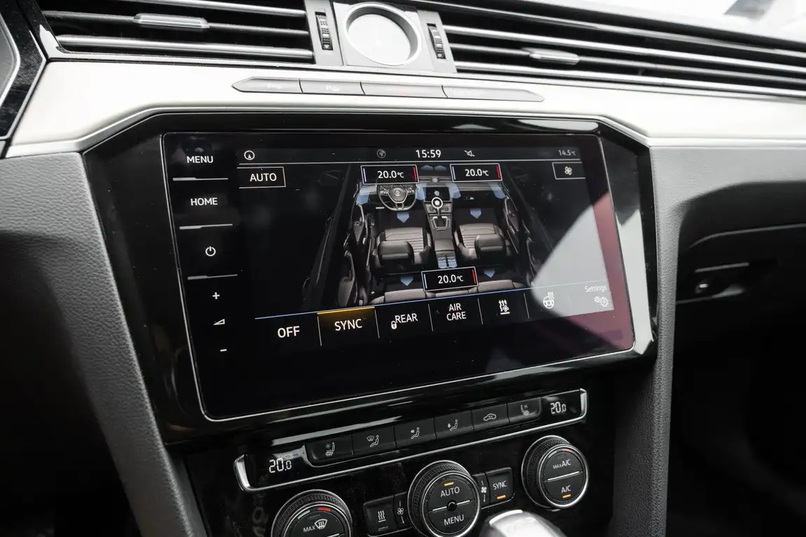 VOLKSWAGEN PASSAT