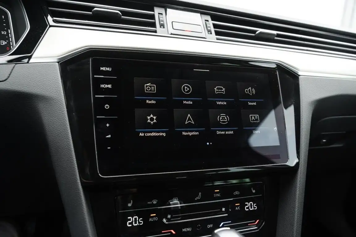 VOLKSWAGEN PASSAT