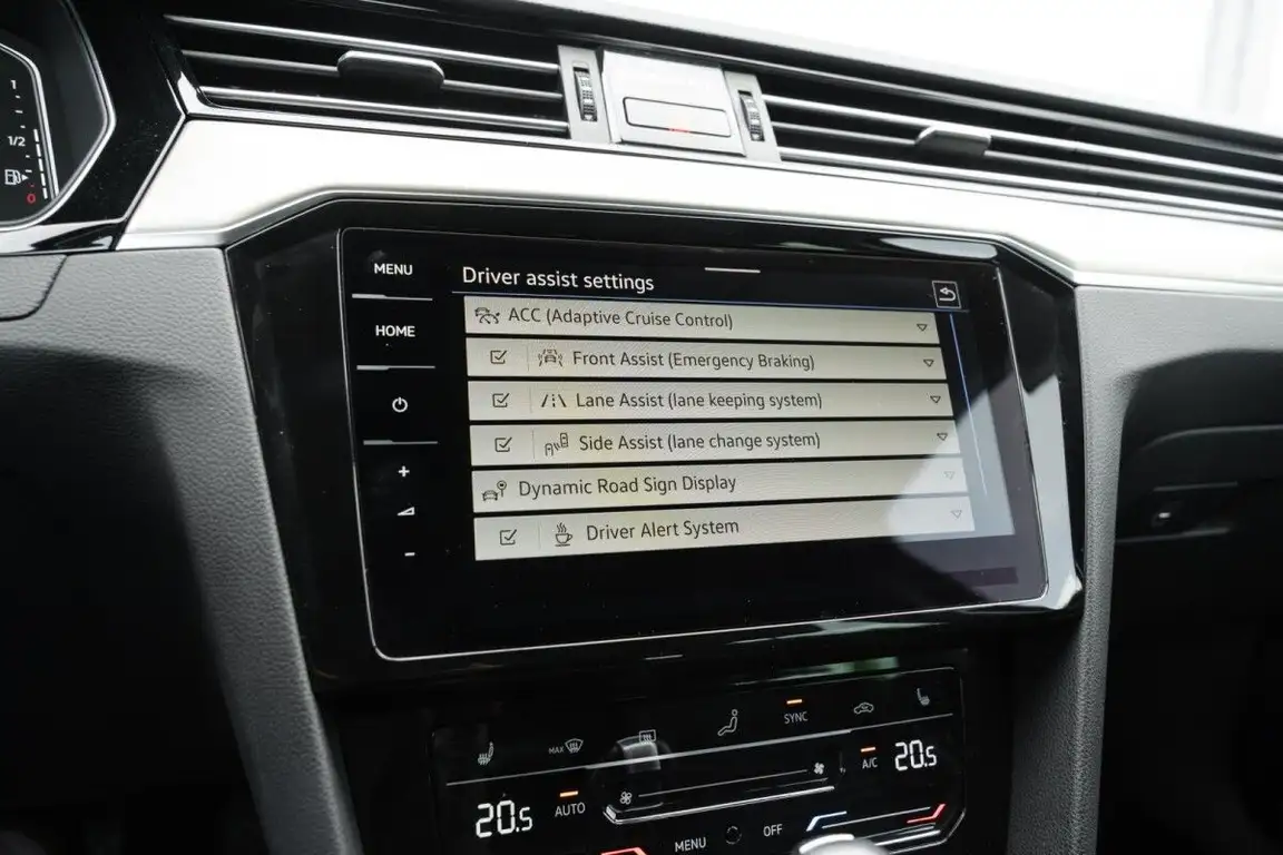 VOLKSWAGEN PASSAT