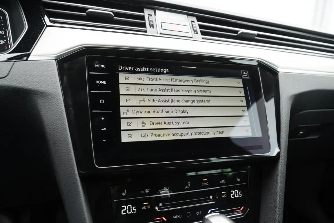 VOLKSWAGEN PASSAT