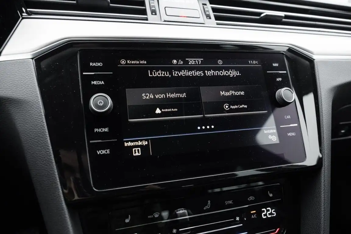 VOLKSWAGEN PASSAT