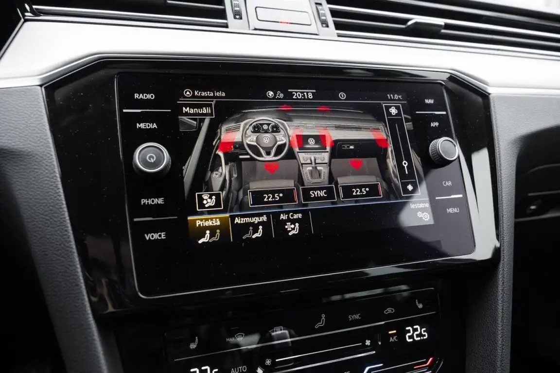 VOLKSWAGEN PASSAT
